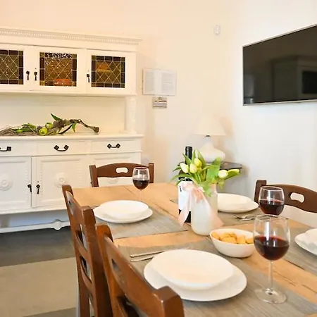 Del Conte Apartment *